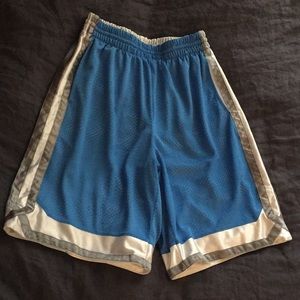 Reversible basketball shorts
